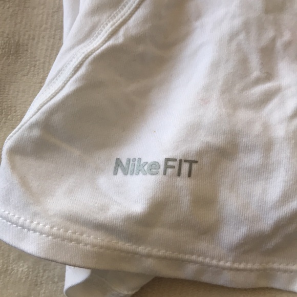 NWT Nike FIT DRY.  Long sleeve top.  Size L. - Picture 2 of 5